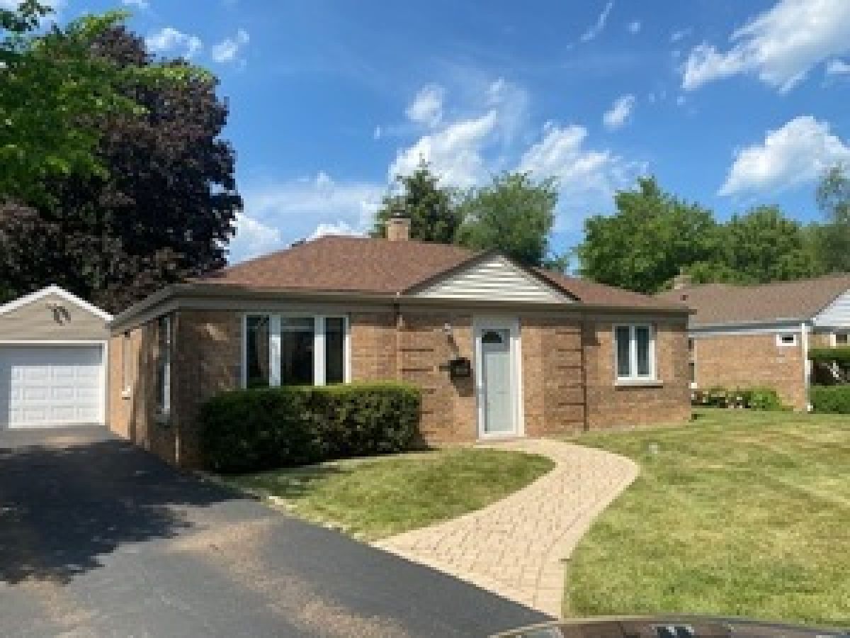 Homes & Townhomes & Condos Rented Copeland Manor Libertyville Illinois, 808 Rockland