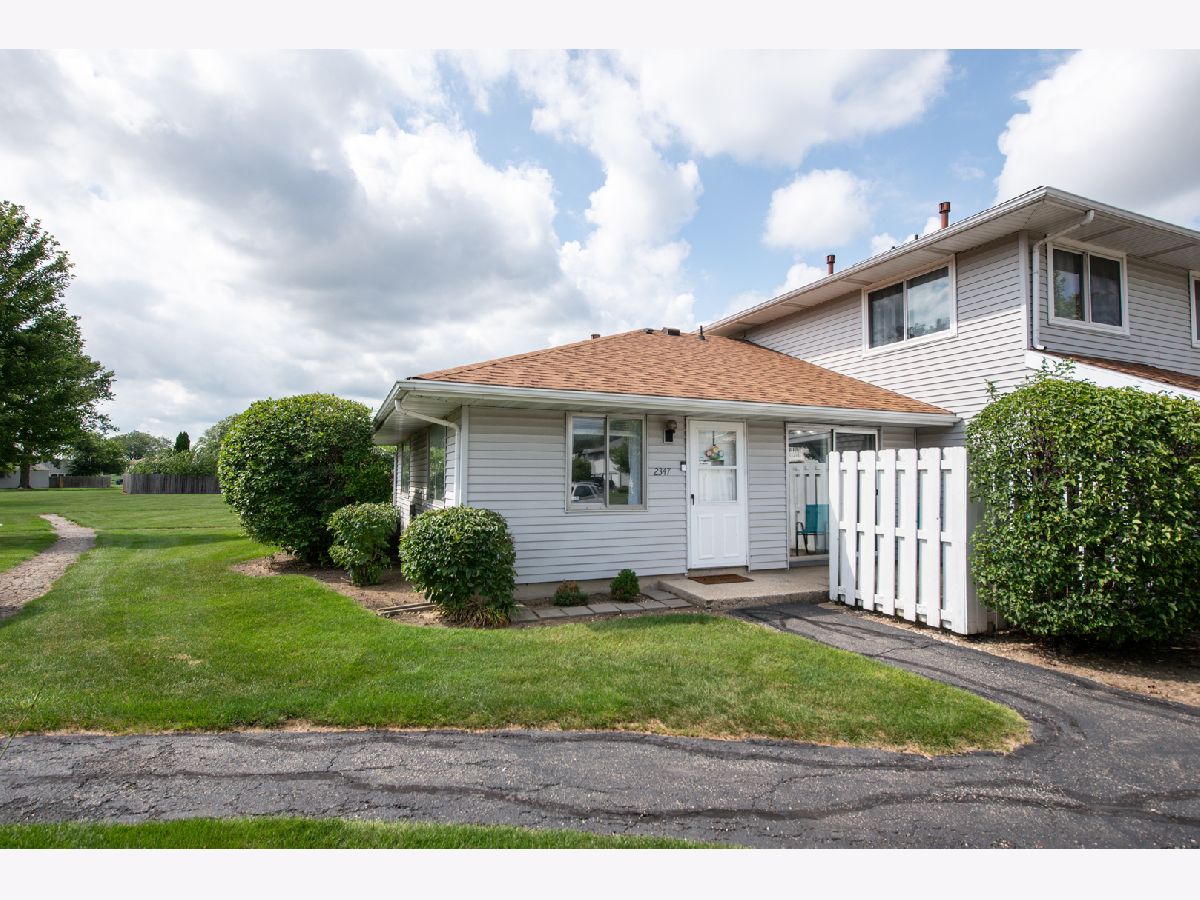 Townhomes & Condos & Homes Sold The Village Crest Hill Illinois, 2347 Carnation
