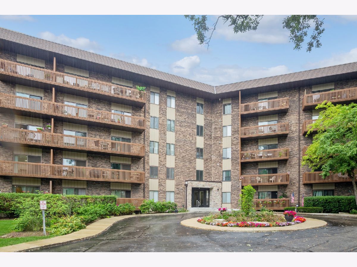 Condominiums Sold Medinah On The Lake Bloomingdale Illinois, 120 Lakeview