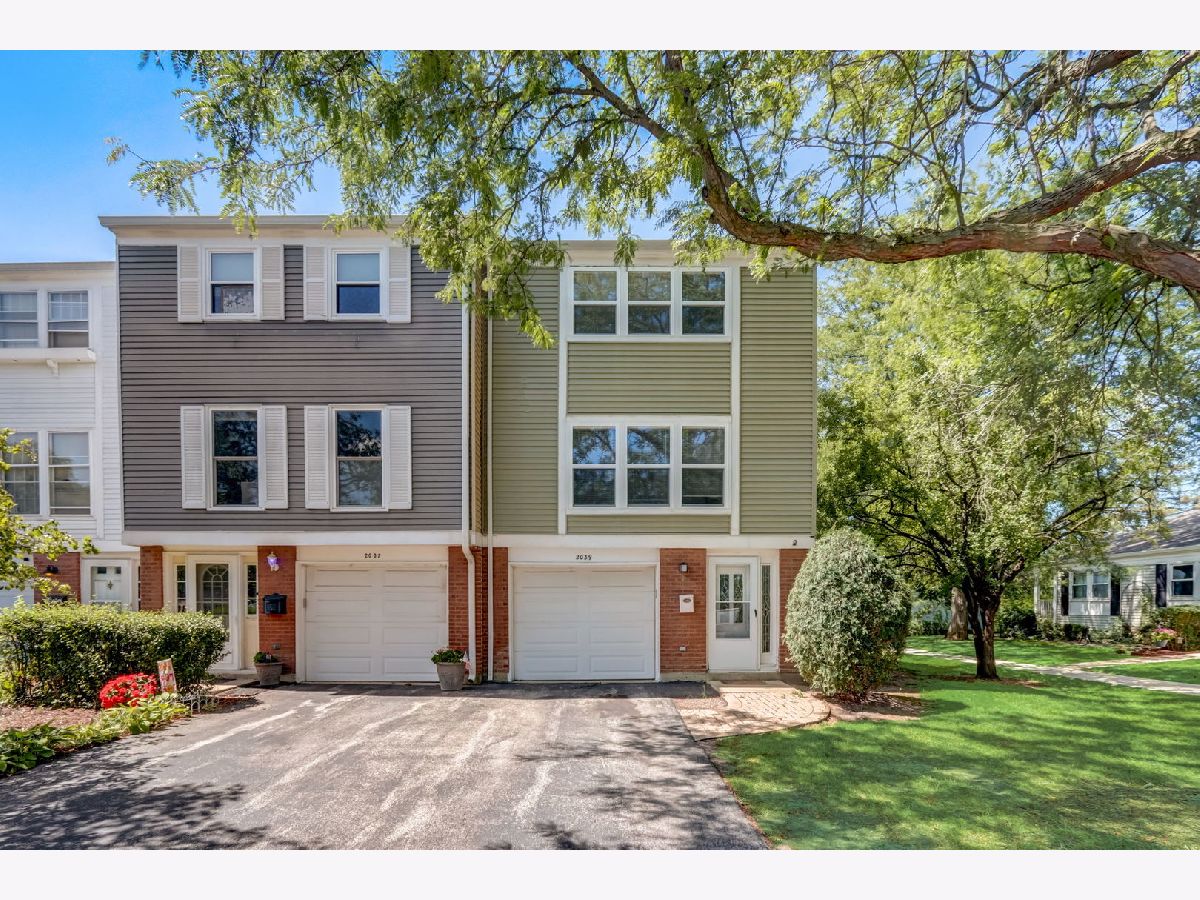 Townhomes & Condos Rented Sheffield Towne Schaumburg Illinois, 2039 Oxford