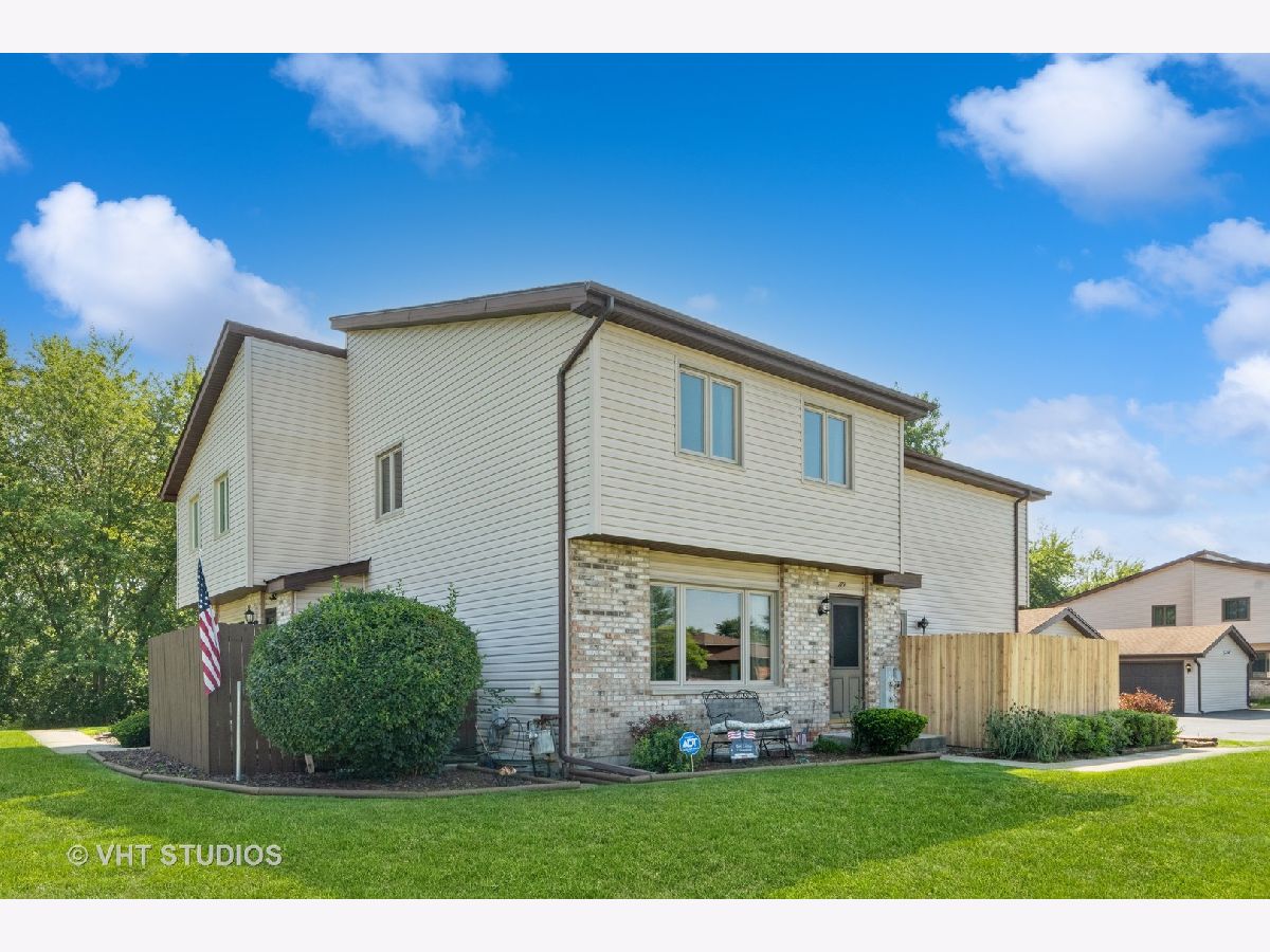 Condos & Townhomes & Homes Sold Windemere East New Lenox Illinois, 779 Bon Terre