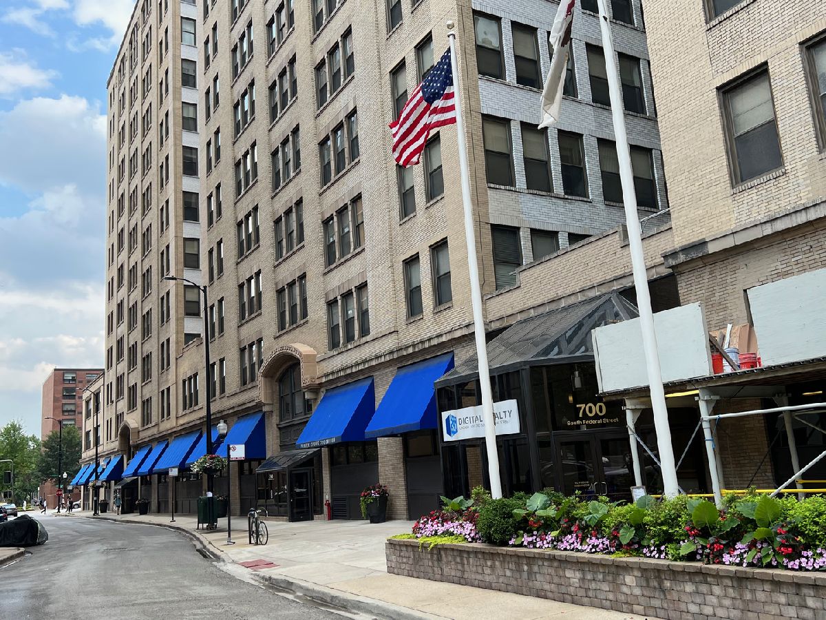 Condominiums Rented Printers Square Chicago Illinois, 740 Federal