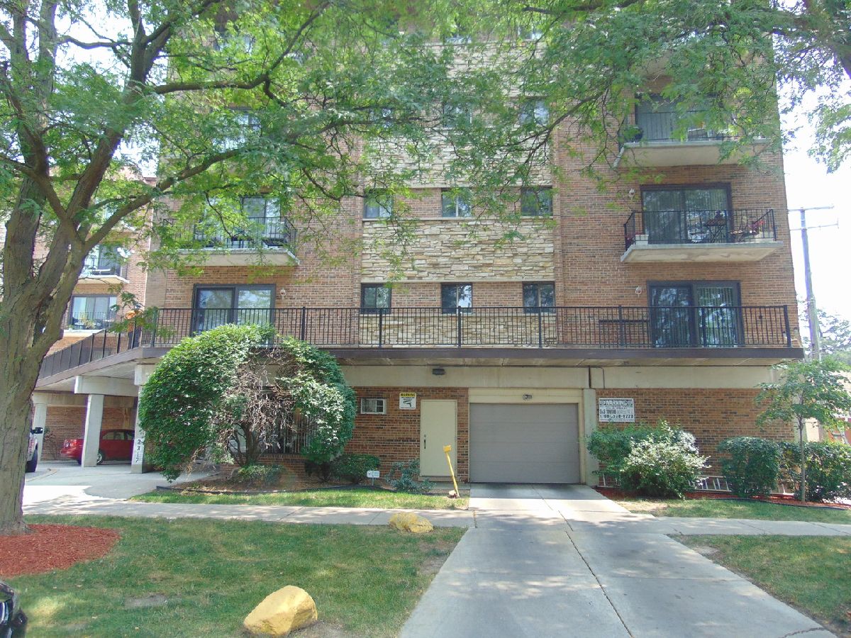 Condominiums & Homes Sold Oakfield West Chicago Illinois, 2317 Neva