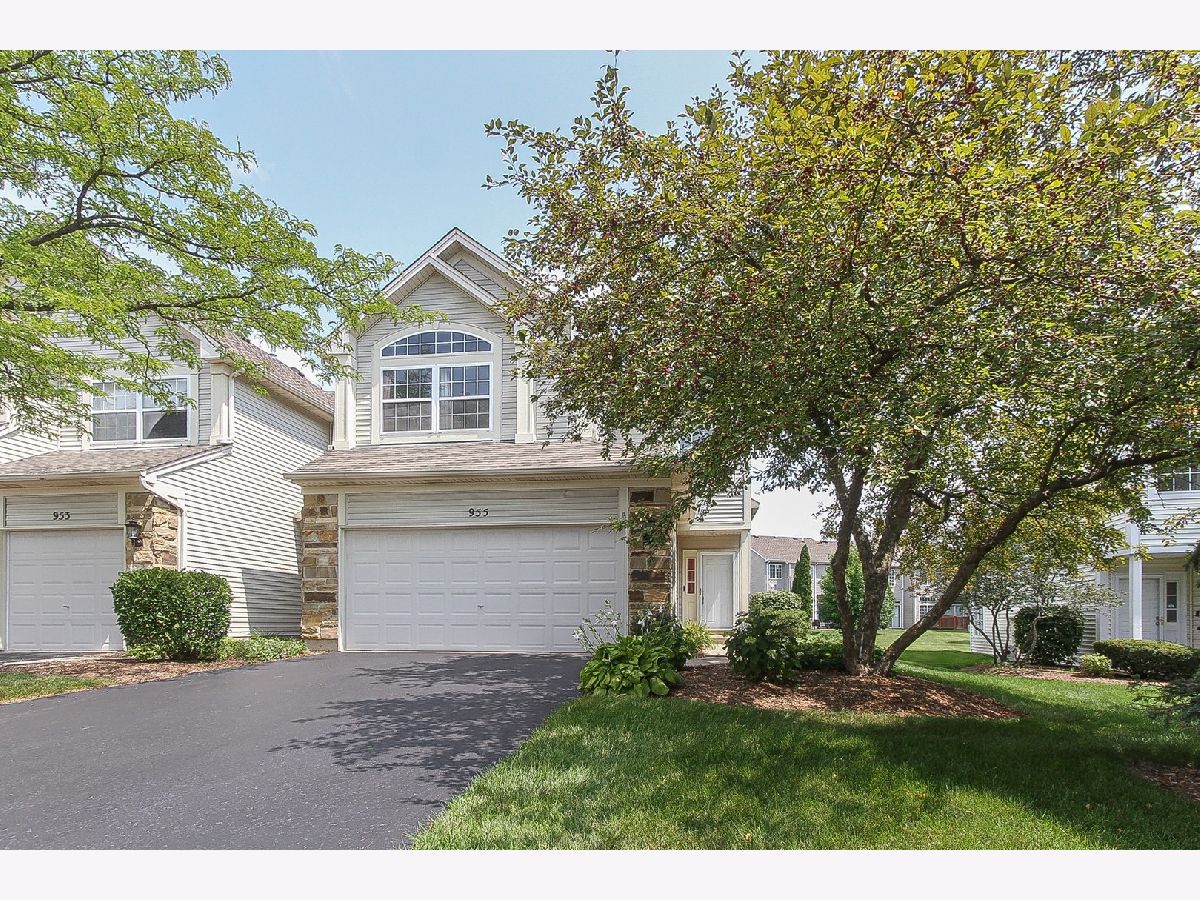 Townhomes Sold Windstone Crossing Lake In The Hills Illinois, 955 Viewpoint
