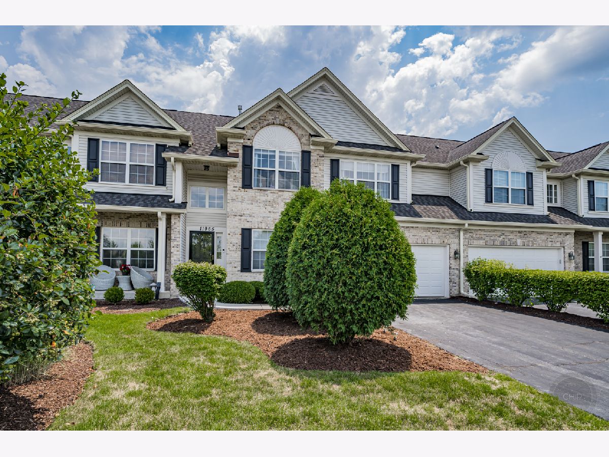 Townhomes & Homes Sold Heritage Oaks Plainfield Illinois, 11965 Winterberry