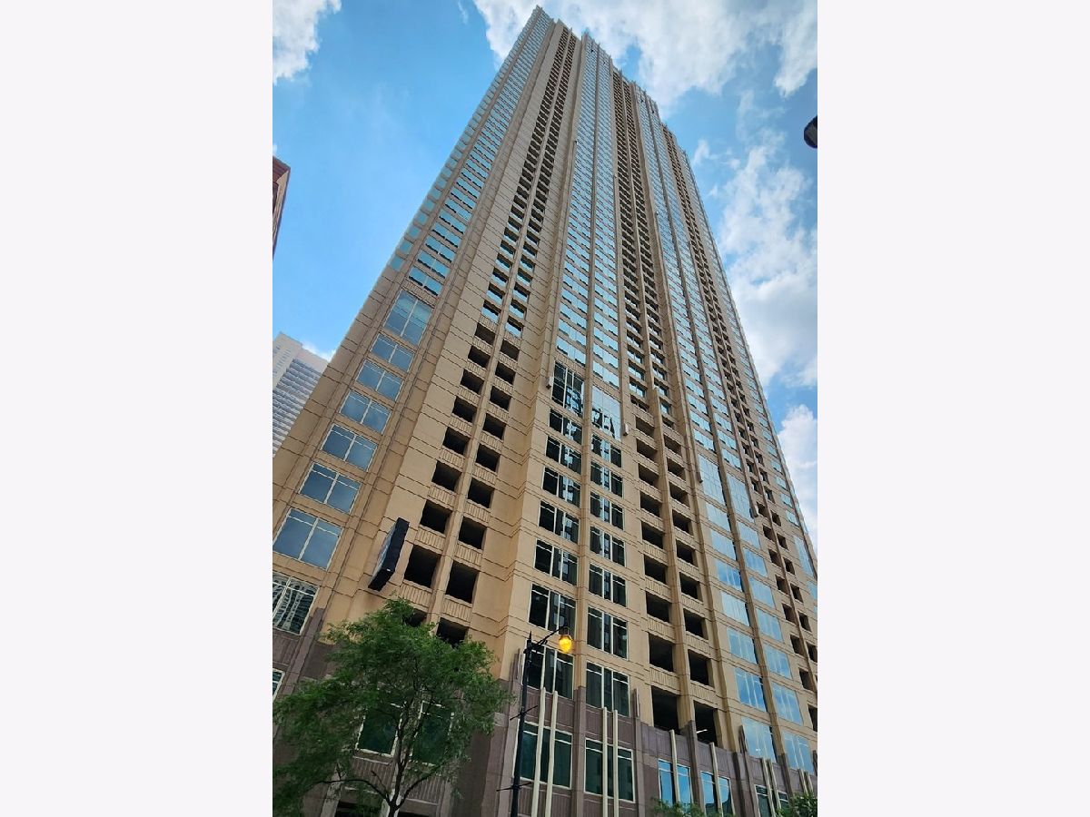 Condos & Townhomes Sold Millenium Centre Chicago Illinois, 33 Ontario