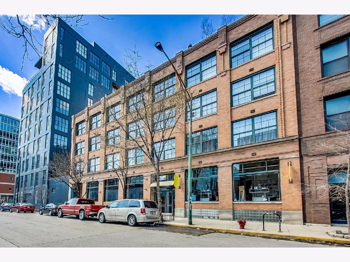 Condos & Townhomes Rented Peoria Street Lofts Chicago Illinois, 110 Peoria
