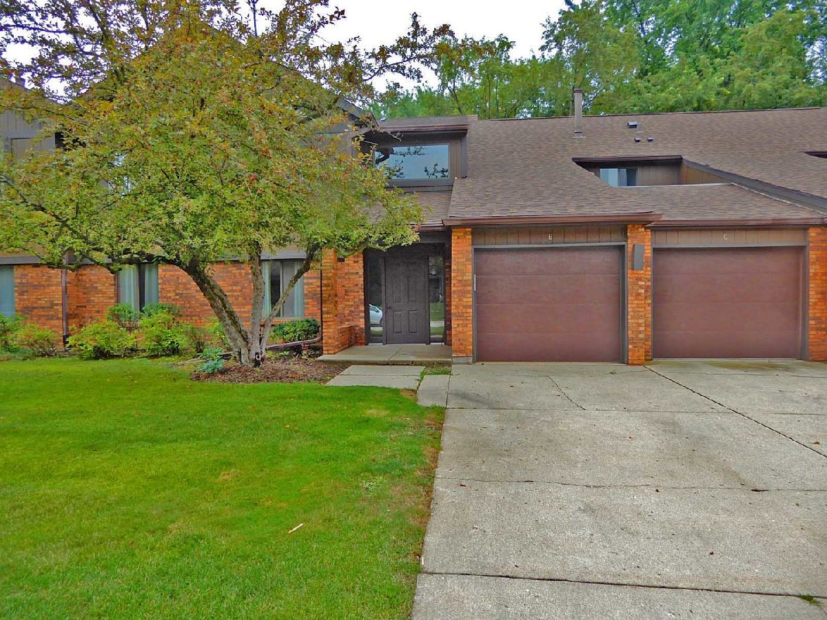 Condominiums Sold Manor Homes Of Century Oaks Elgin Illinois, 5 Creekside