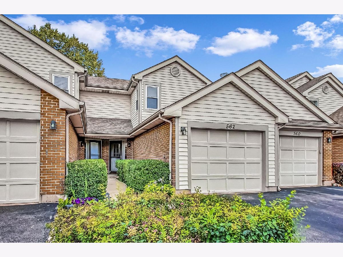 Townhomes & Condos Sold Windgate Arlington Heights Illinois, 562 Windgate