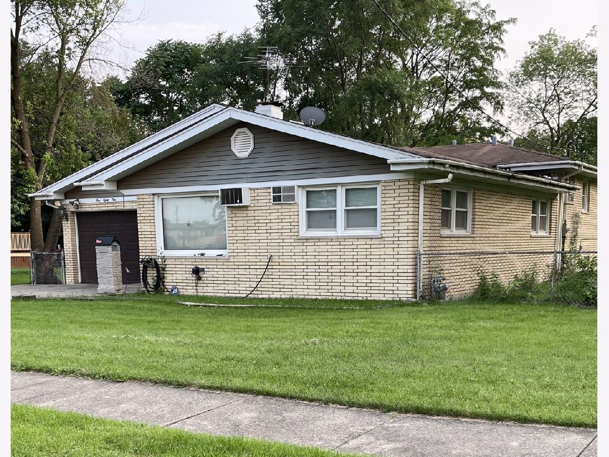 Homes Sold Streamside Harvey Illinois, 384 Streamside