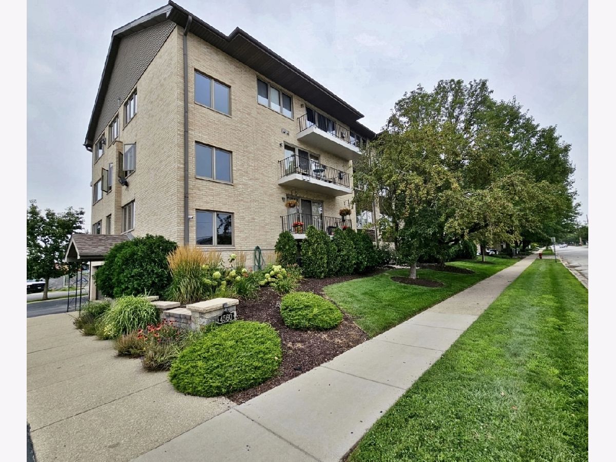 Homes & Condominiums Sold Crawford Gardens Oak Lawn Illinois, 4560 93rd