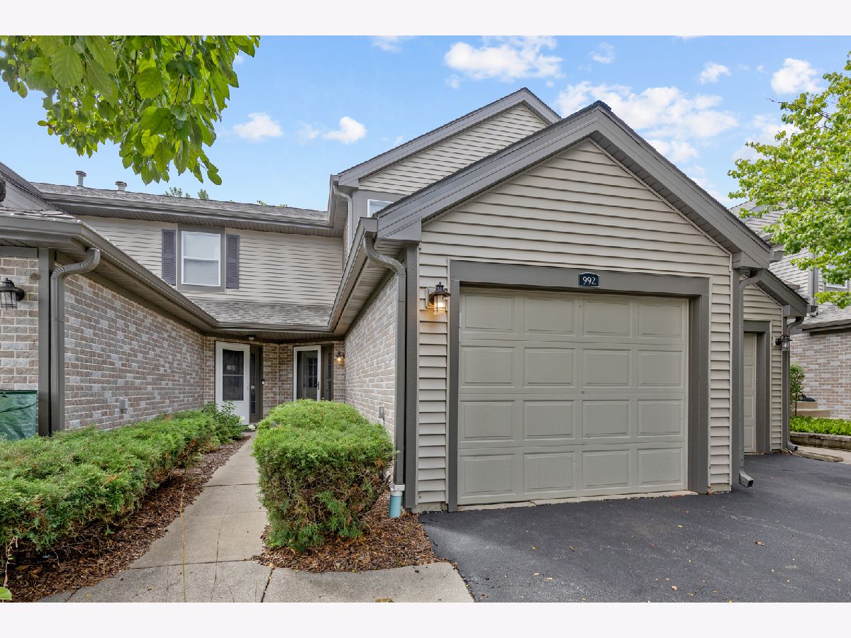 Townhomes & Condos Sold Buttercreek Hoffman Estates Illinois, 992 Buttercreek