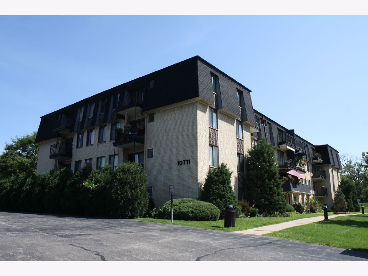 Condominiums & Homes Sold Edgewood Valley Countryside Illinois, 10711 5th Ave Cutoff