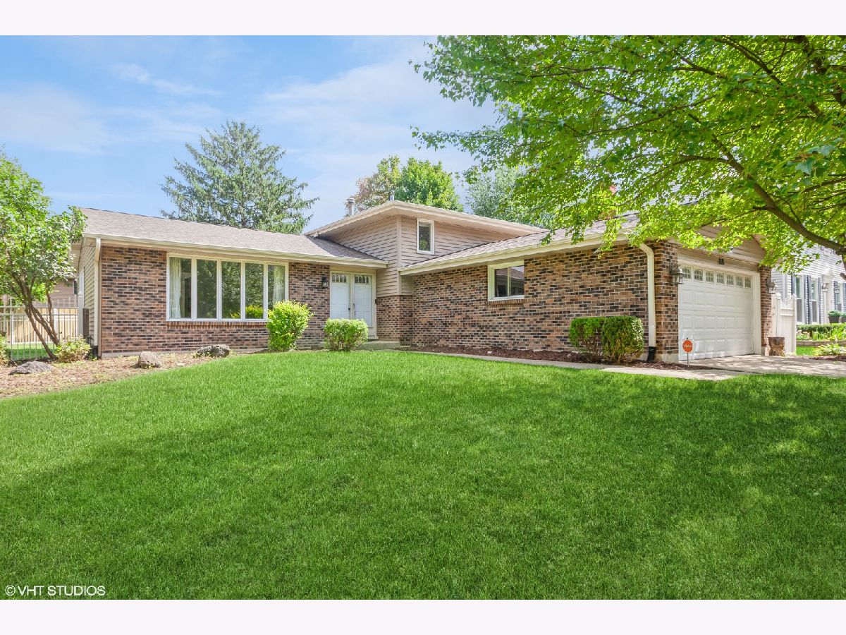 Homes & Condos & Townhomes Rented Fontenaix Naperville Illinois, 98 Quail Hollow
