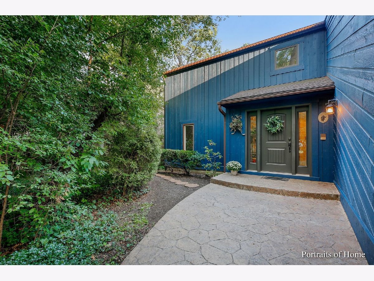Homes Sold Mending Wall Woodridge Illinois, 2961 Two Paths
