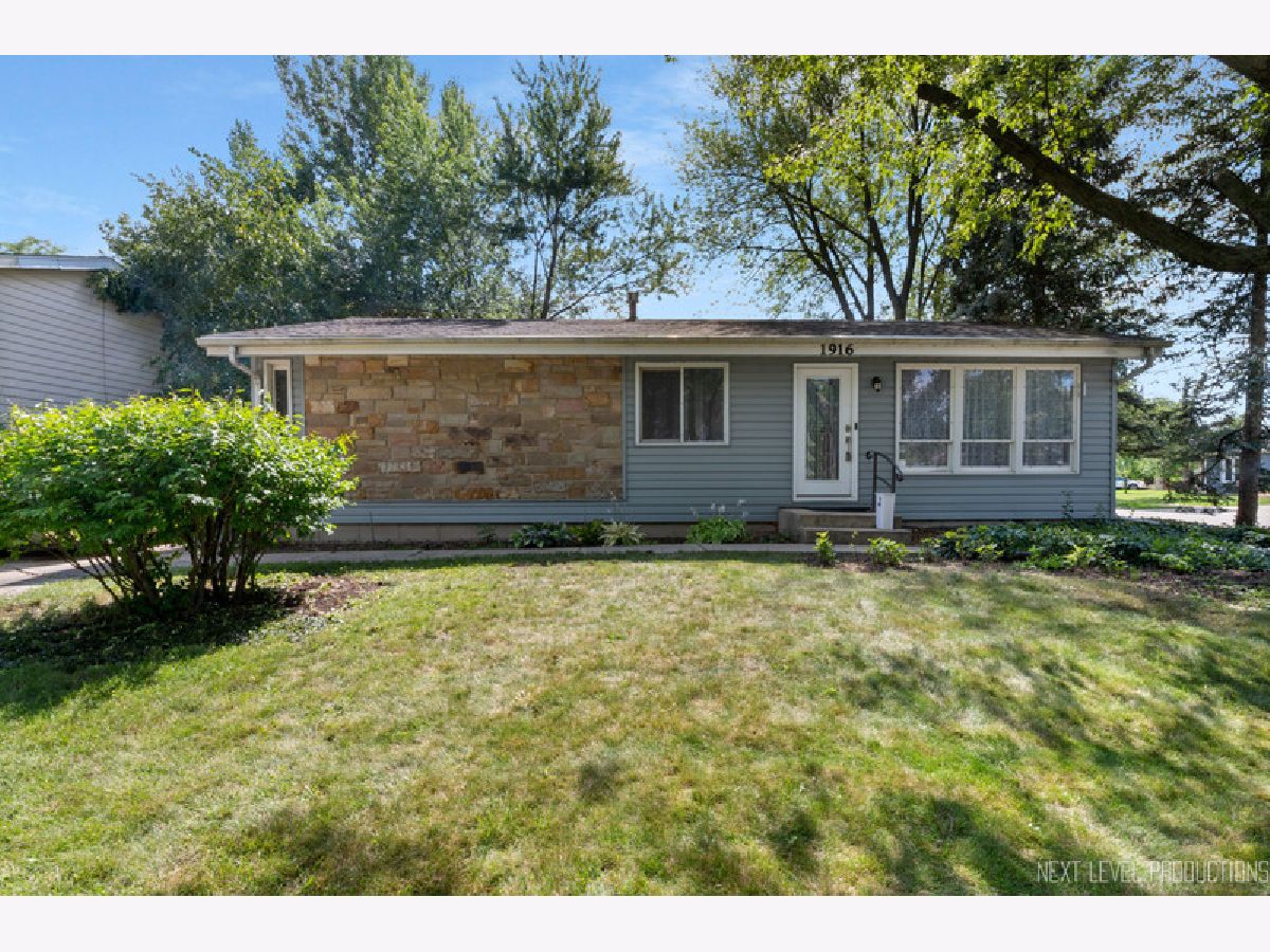 Homes & Townhomes & Condos Sold Fox Croft Aurora Illinois, 1916 Ash