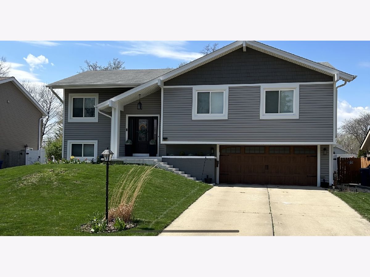 Homes Sold Tempo Hanover Park Illinois, 5810 Charleston