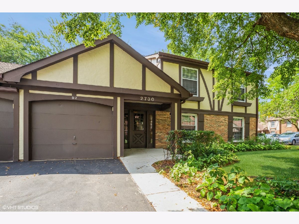 Condominiums & Homes Sold Willow Bend Rolling Meadows Illinois, 2730 Northampton