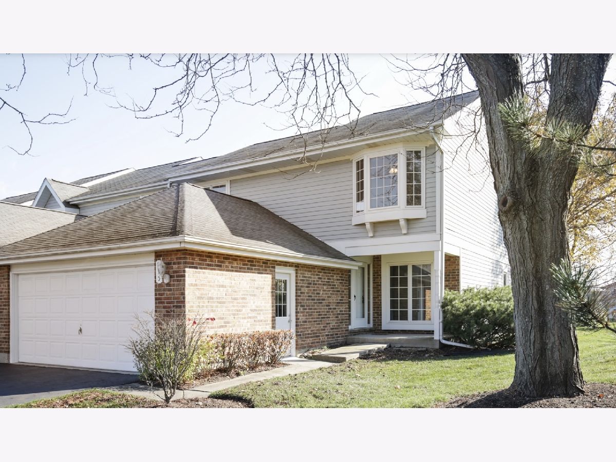 Townhomes Sold Barlina Place Crystal Lake Illinois, 855 Barlina