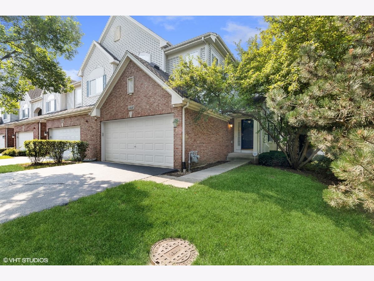 Homes & Condos & Townhomes Sold Canterbury Farms Hoffman Estates Illinois, 1818 Kelberg