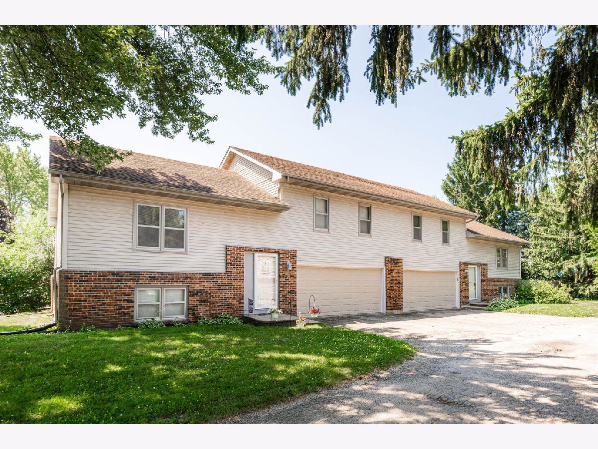 Homes & Townhomes Sold Somonauk Meadows Sycamore Illinois, 1827 & 1829 Maness