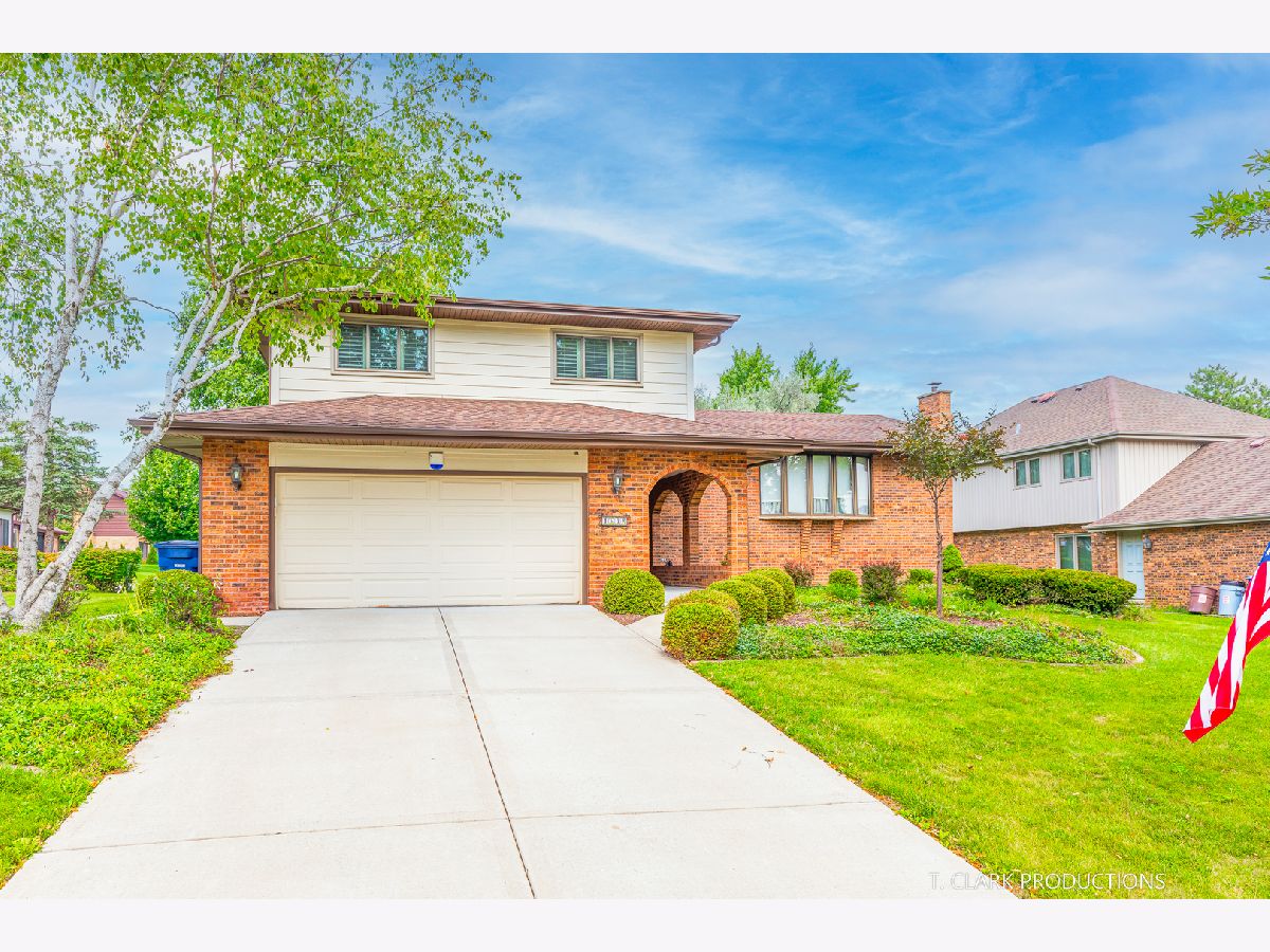 Townhomes & Homes Rented Sawmill Creek Darien Illinois, 1632 Golfview