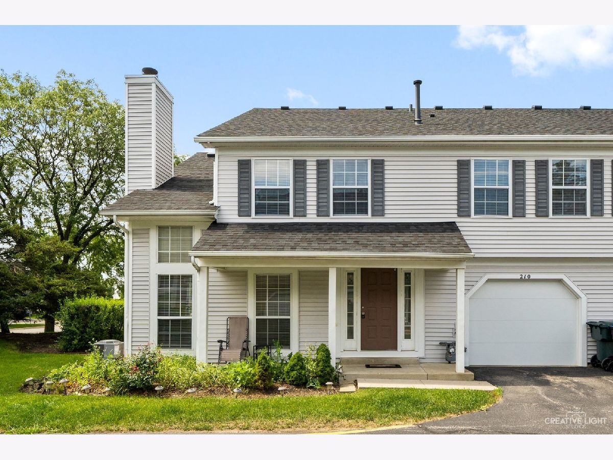 Townhomes & Condos & Homes Rented Streamwood Green Streamwood Illinois, 210 Teak
