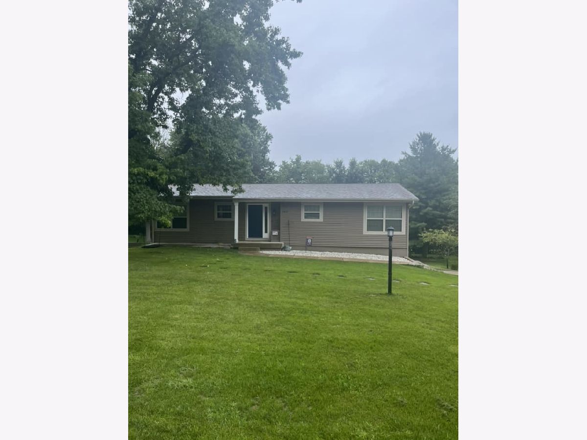 Homes Sold Country Estates Bloomington Illinois, 8476 Surrey