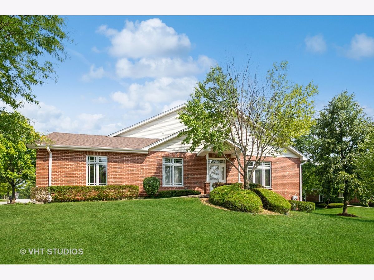 Townhomes & Homes Sold Crystal Creek Mokena Illinois, 10911 Canterbury