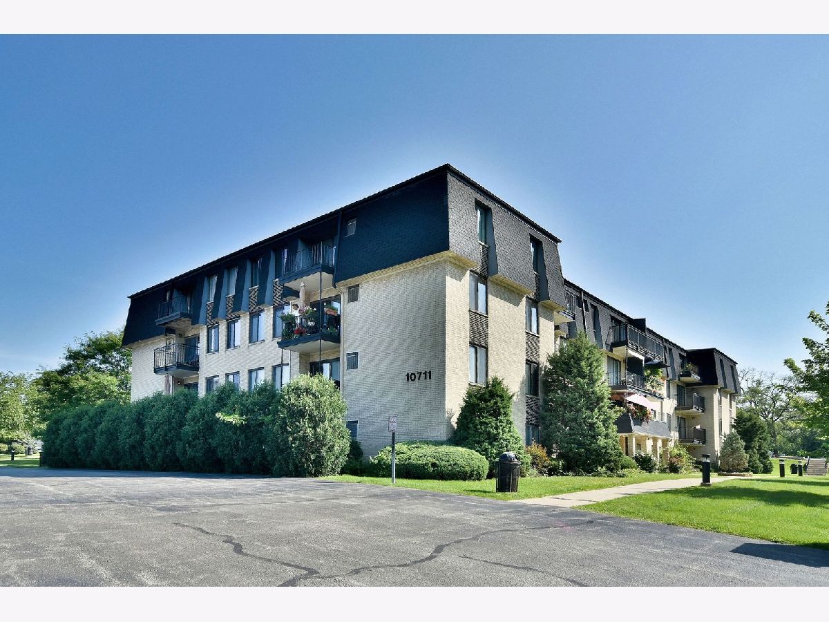 Condominiums & Homes Sold Edgewood Valley Countryside Illinois, 10711 5th Avenue Cutoff