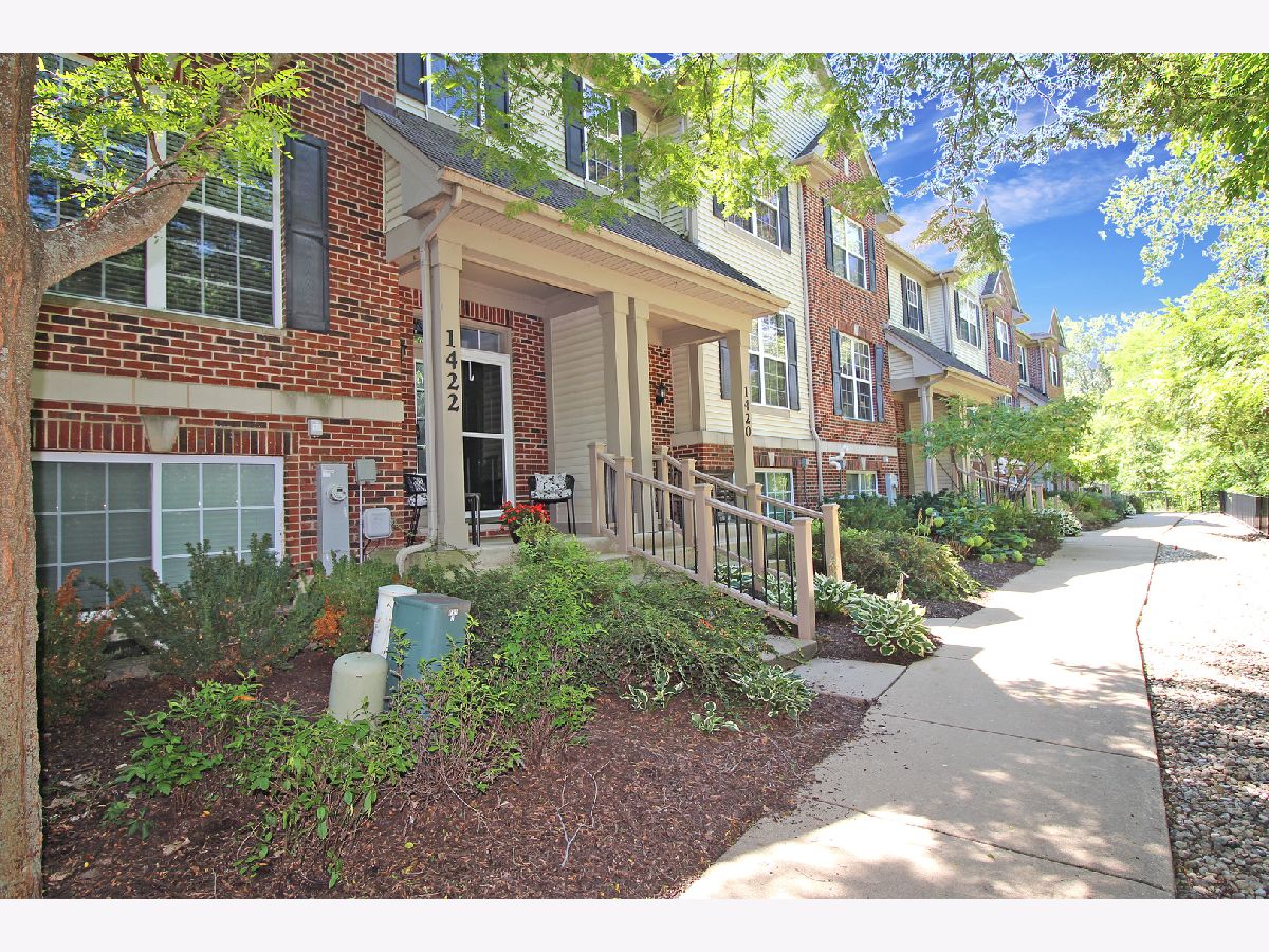 Townhomes Rented Fairfield Place Lombard Illinois, 1422 Fairfield