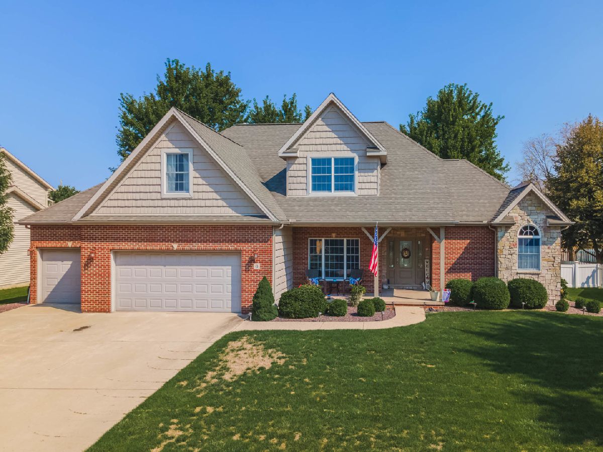 Homes & Condos & Townhomes Sold Eagle View Bloomington Illinois, 6 Deerfield