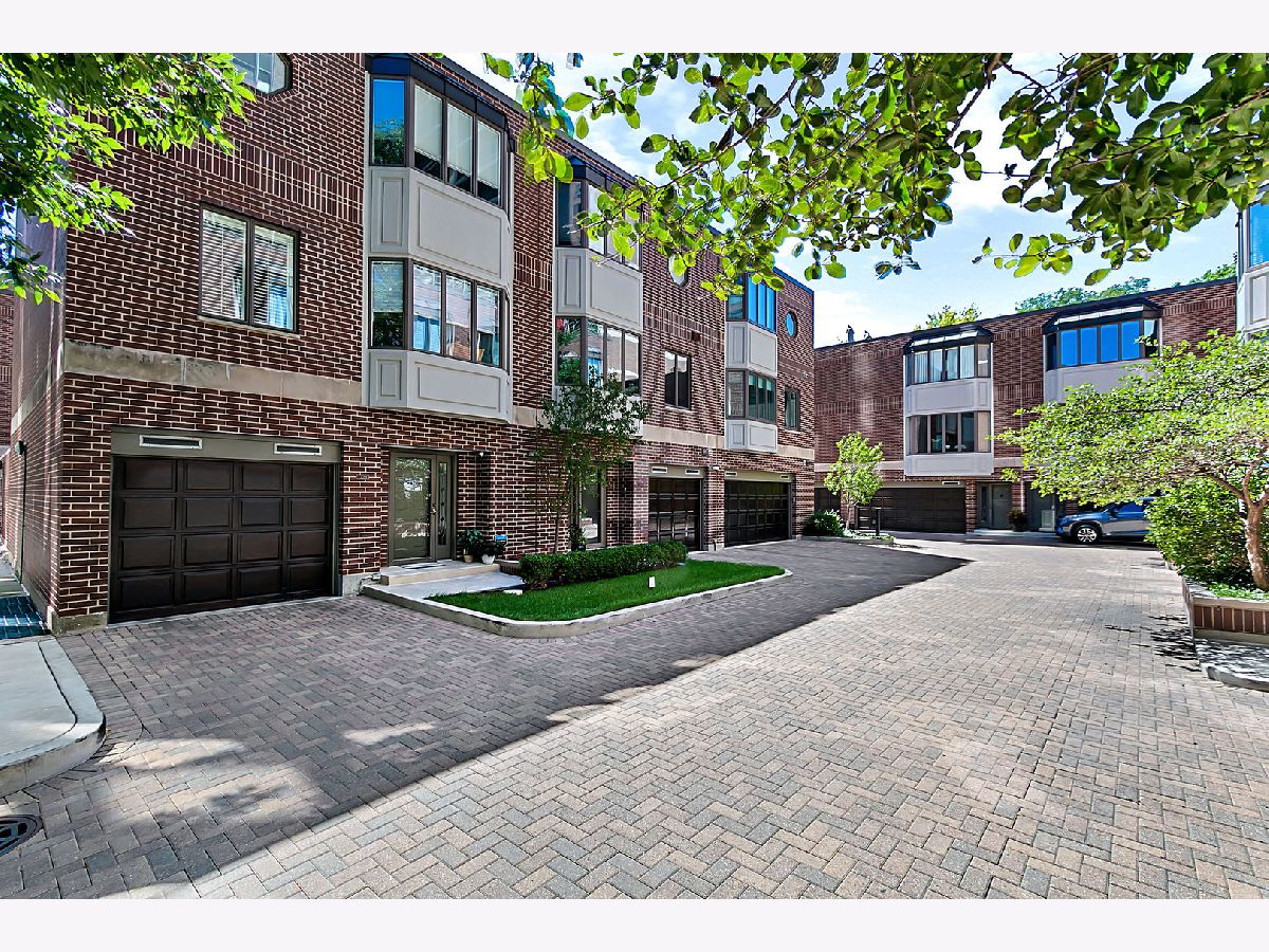 Townhomes Sold Eugenie Terrace Chicago Illinois, 1740 Clark