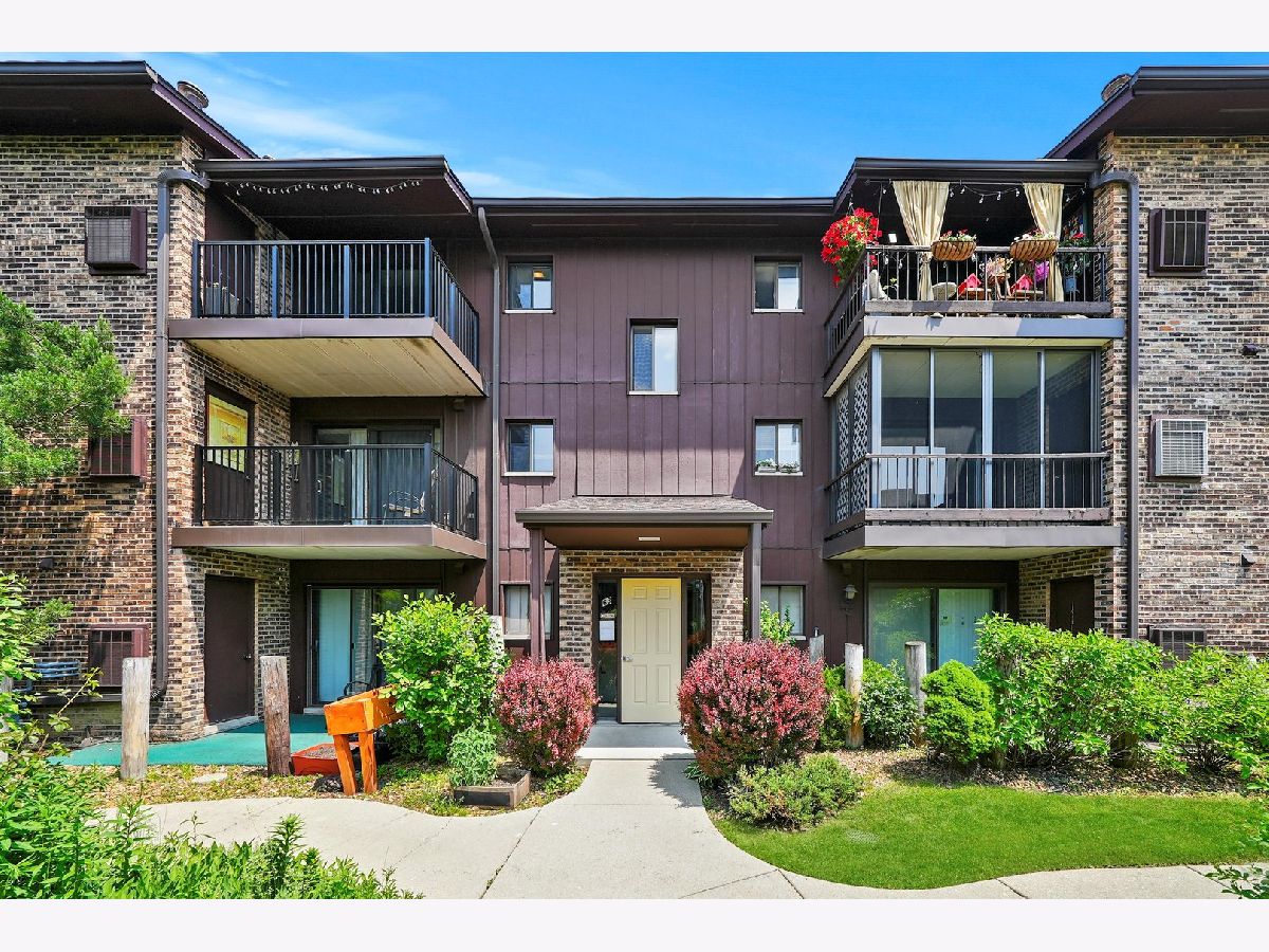 Condominiums Sold The Piers Westmont Illinois, 63 64th