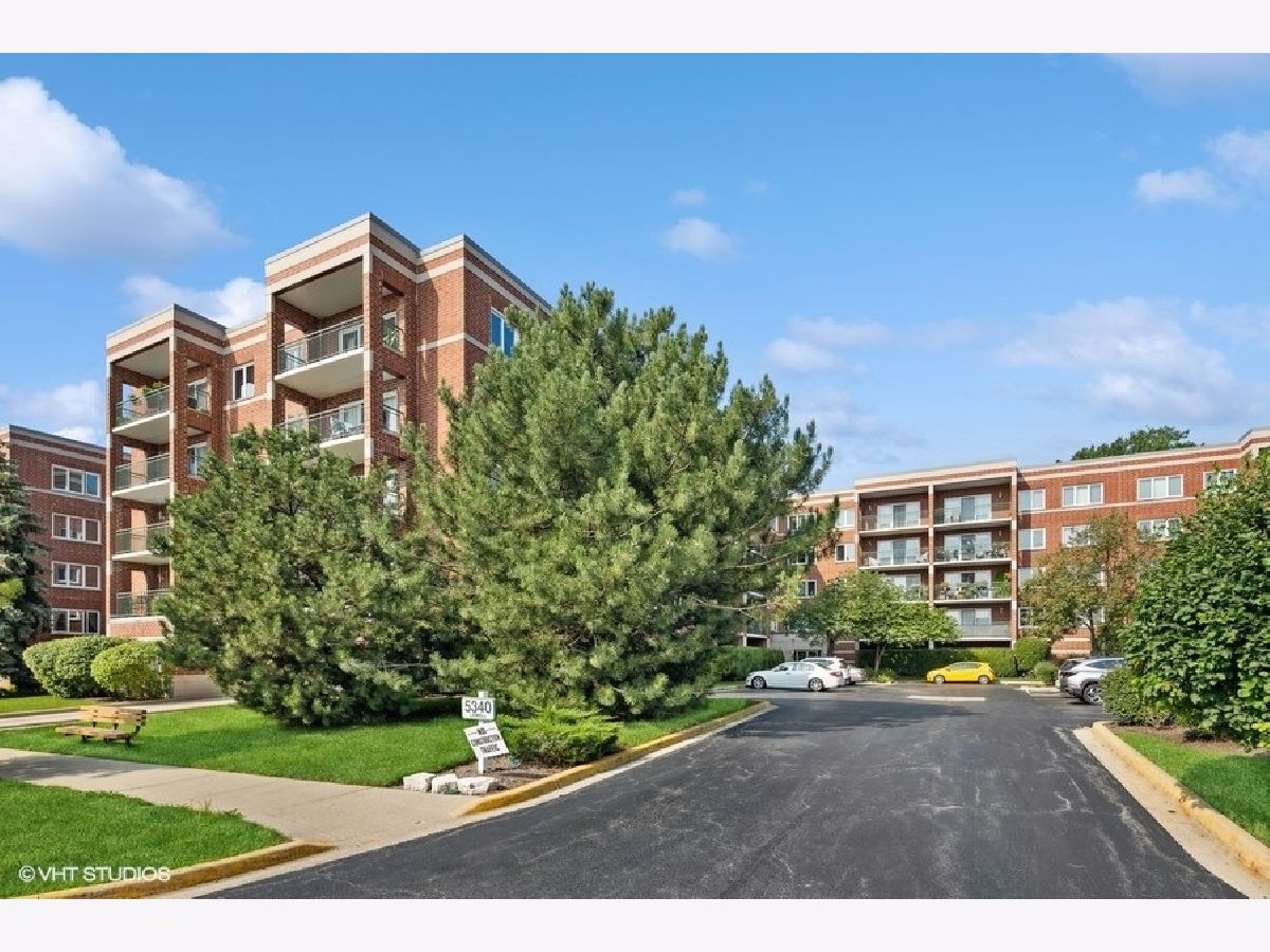 Condominiums & Homes Sold Rivers Edge Chicago Illinois, 5340 Lowell