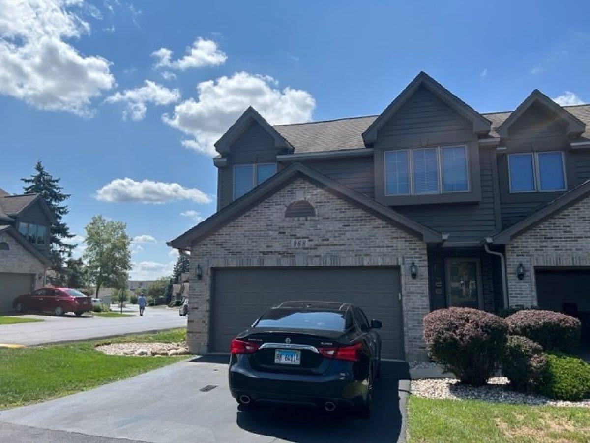 Townhomes Sold Pine Meadows Elgin Illinois, 968 Ascot