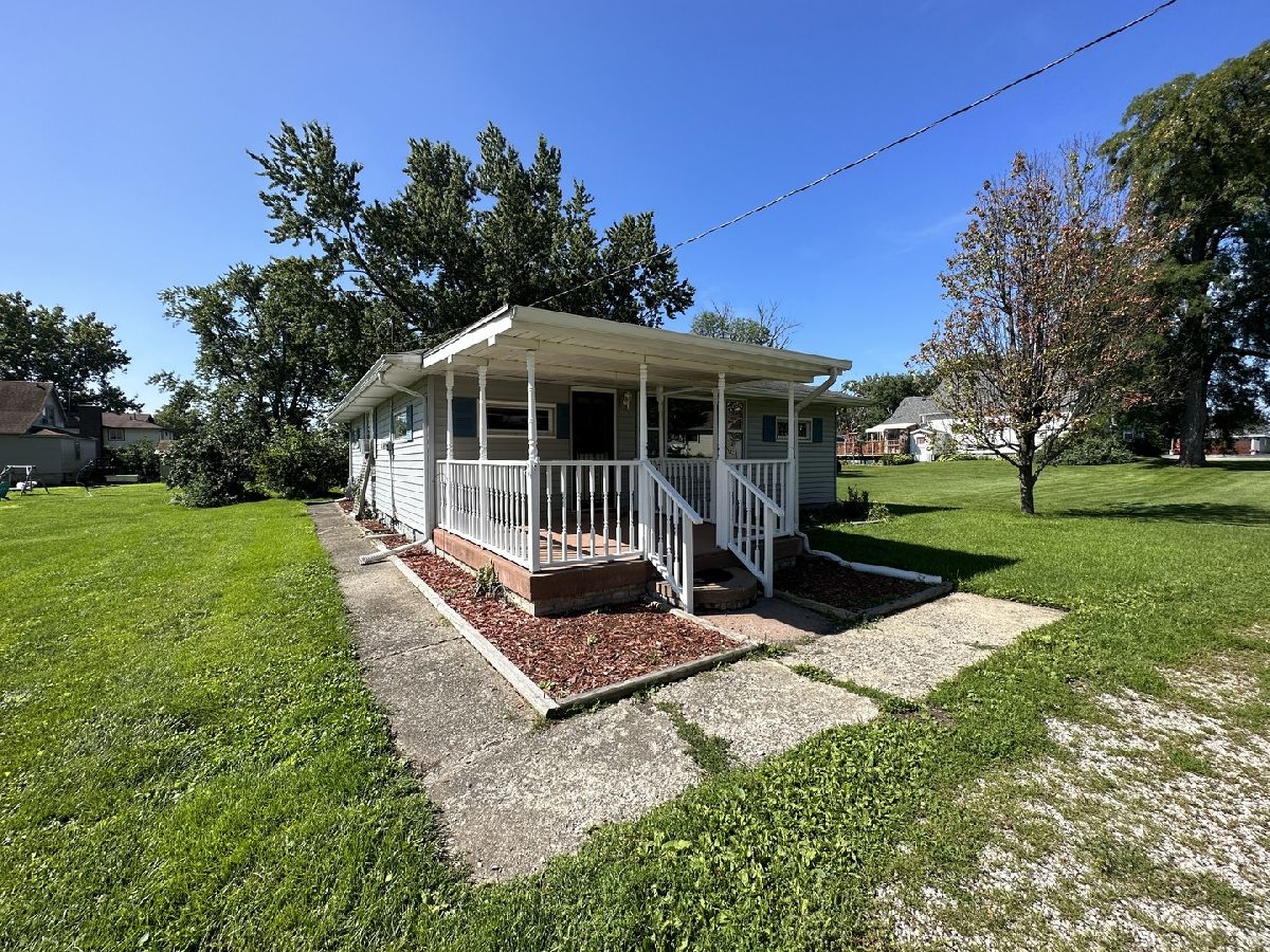  Sold Bellflower Illinois, 206 Hinshaw