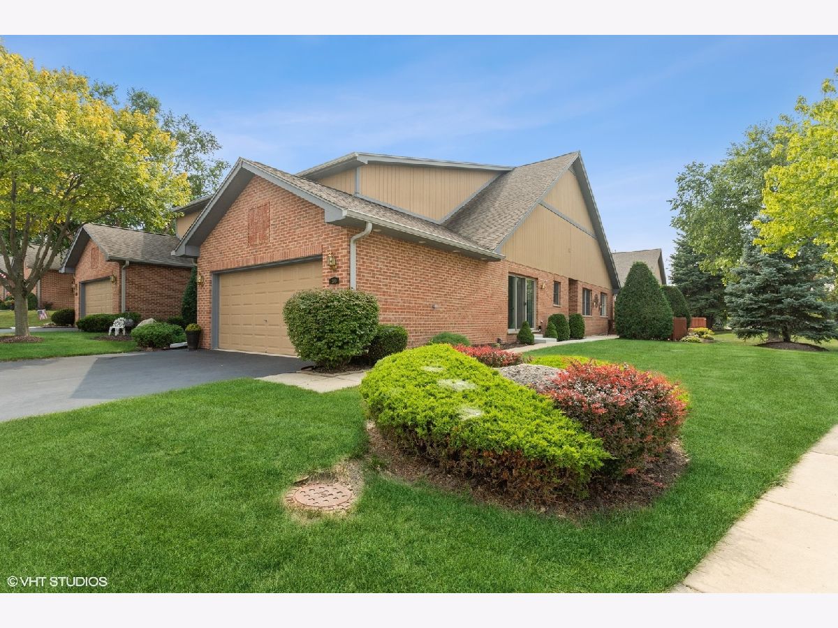Townhomes Sold On The Park Bloomingdale Illinois, 200 Alyssa