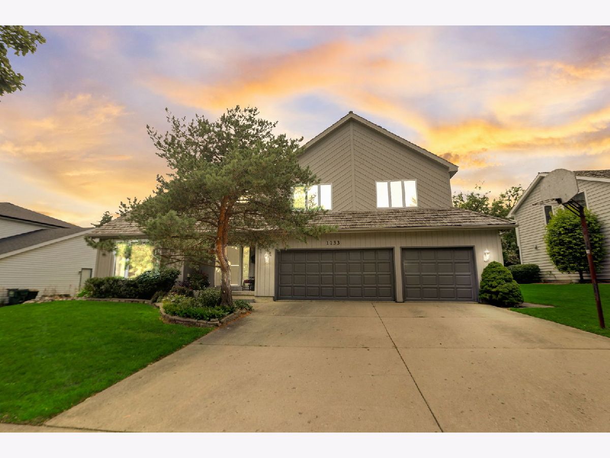 Homes Sold Interlaken Ridge Libertyville Illinois, 1133 Loyola