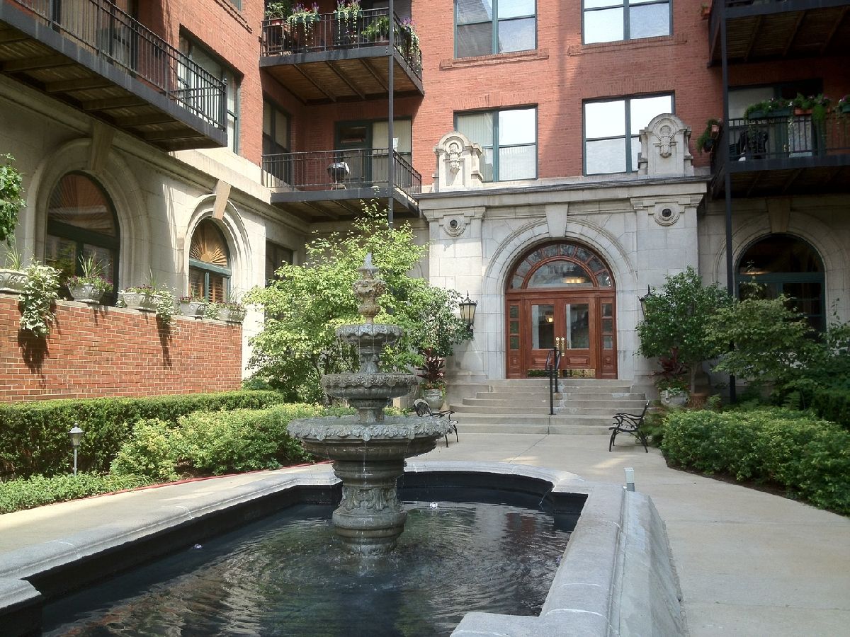 Condos & Townhomes Rented Trevi Square Chicago Illinois, 1439 Michigan