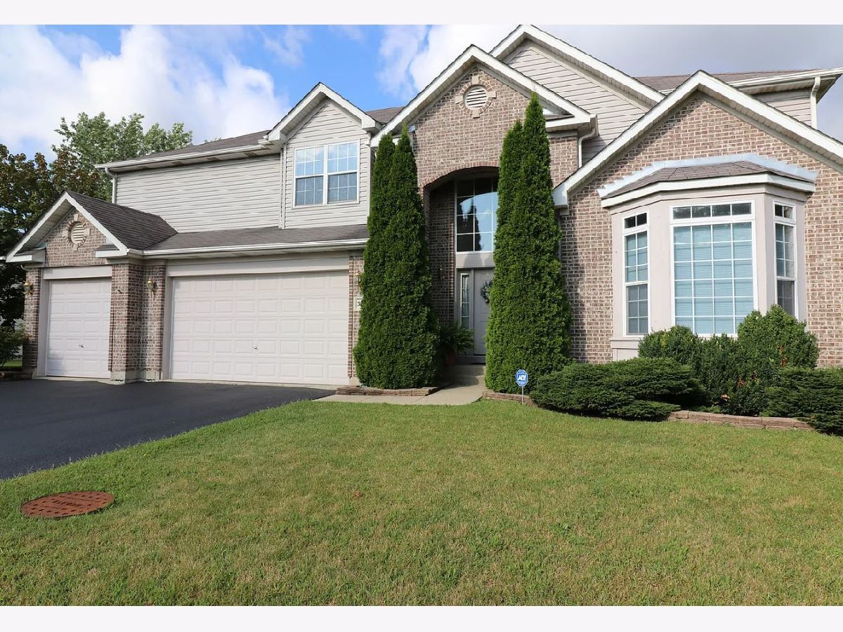 Homes Rented Deerpath Lake Villa Illinois, 37076 Bonnie Brae