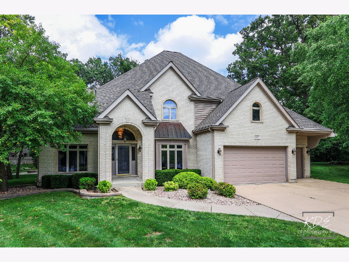 Townhomes & Condos & Homes Sold Willow Creek West Chicago Illinois, 277 Long Oak