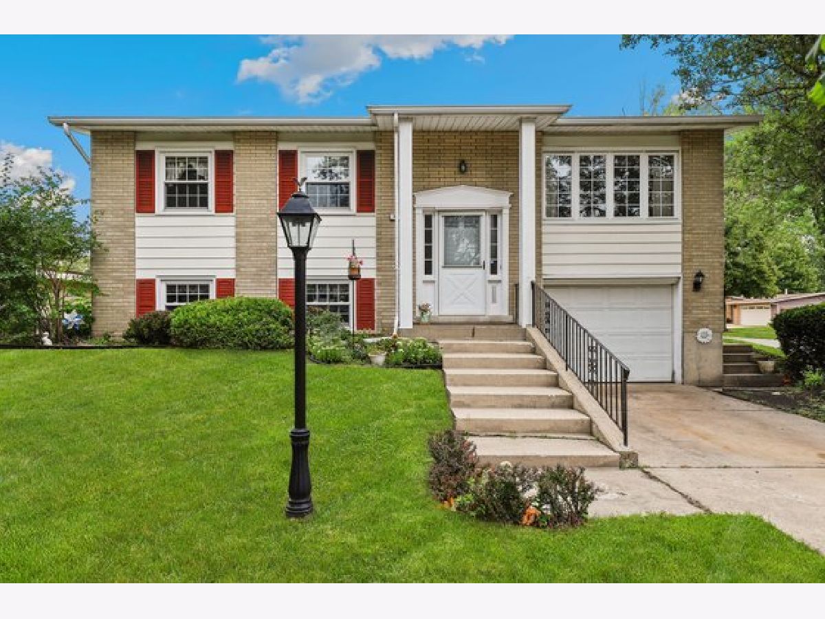 Homes & Condominiums Sold Glenwood Manor Glenwood Illinois, 327 Arquilla