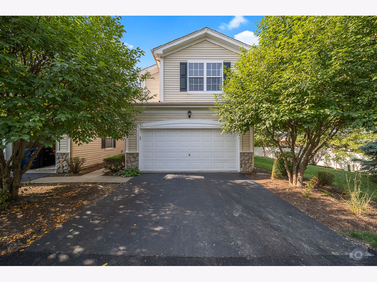 Homes & Townhomes Sold Running Brook Farm Johnsburg Illinois, 2807 Kendall