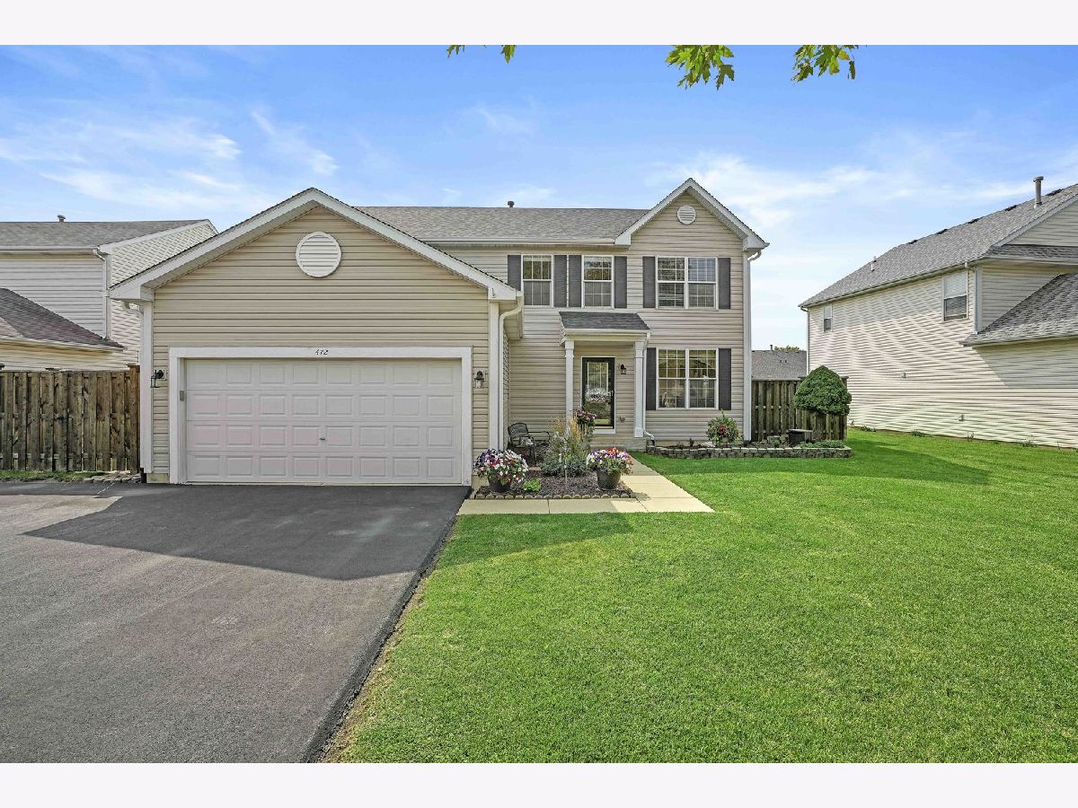 Townhomes & Homes Sold Blackberry Knoll Oswego Illinois, 472 Grape Vine
