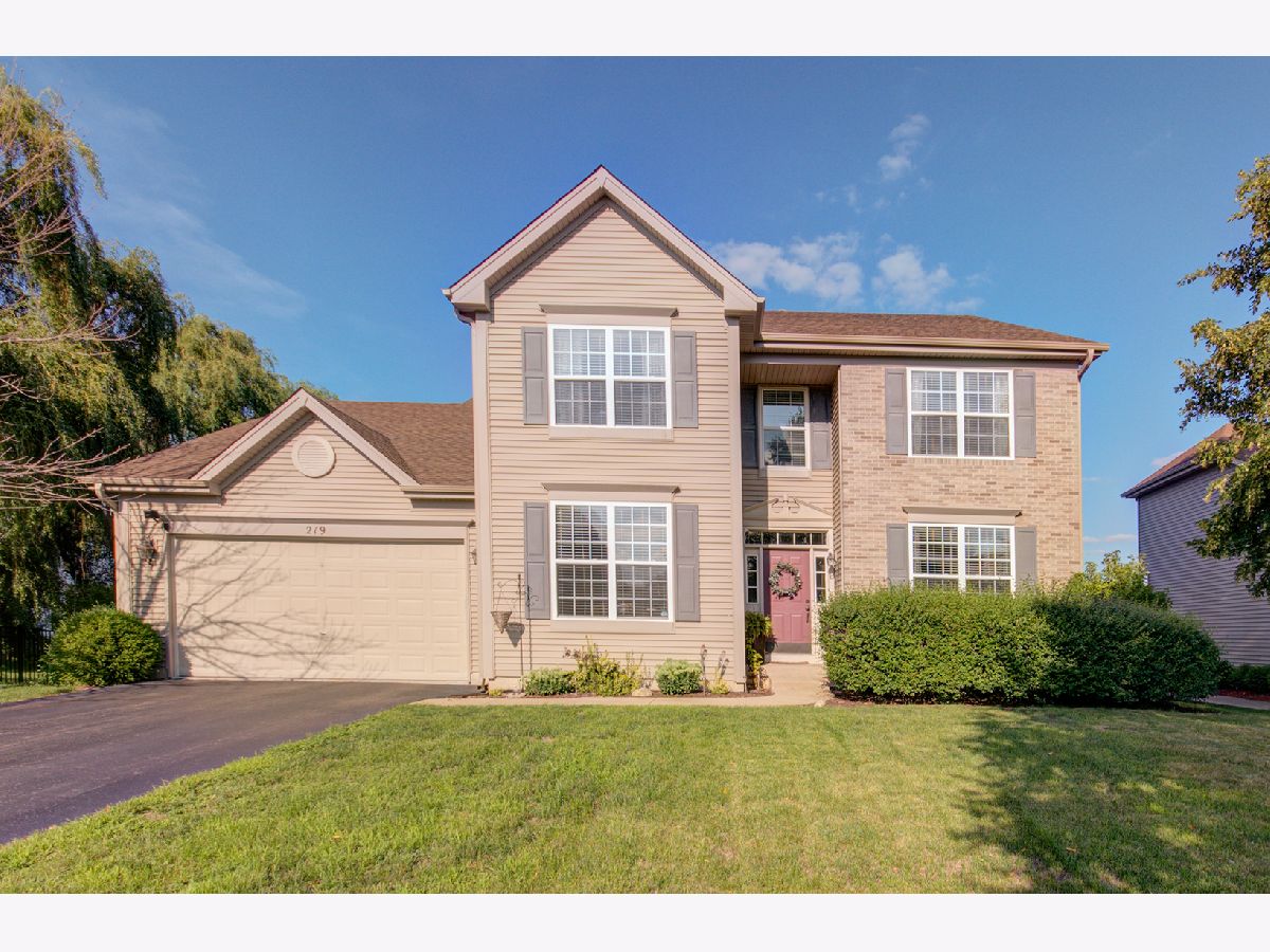 Windsor Pointe Sugar Grove IL, Townhomes & Condos & Homes For Sale