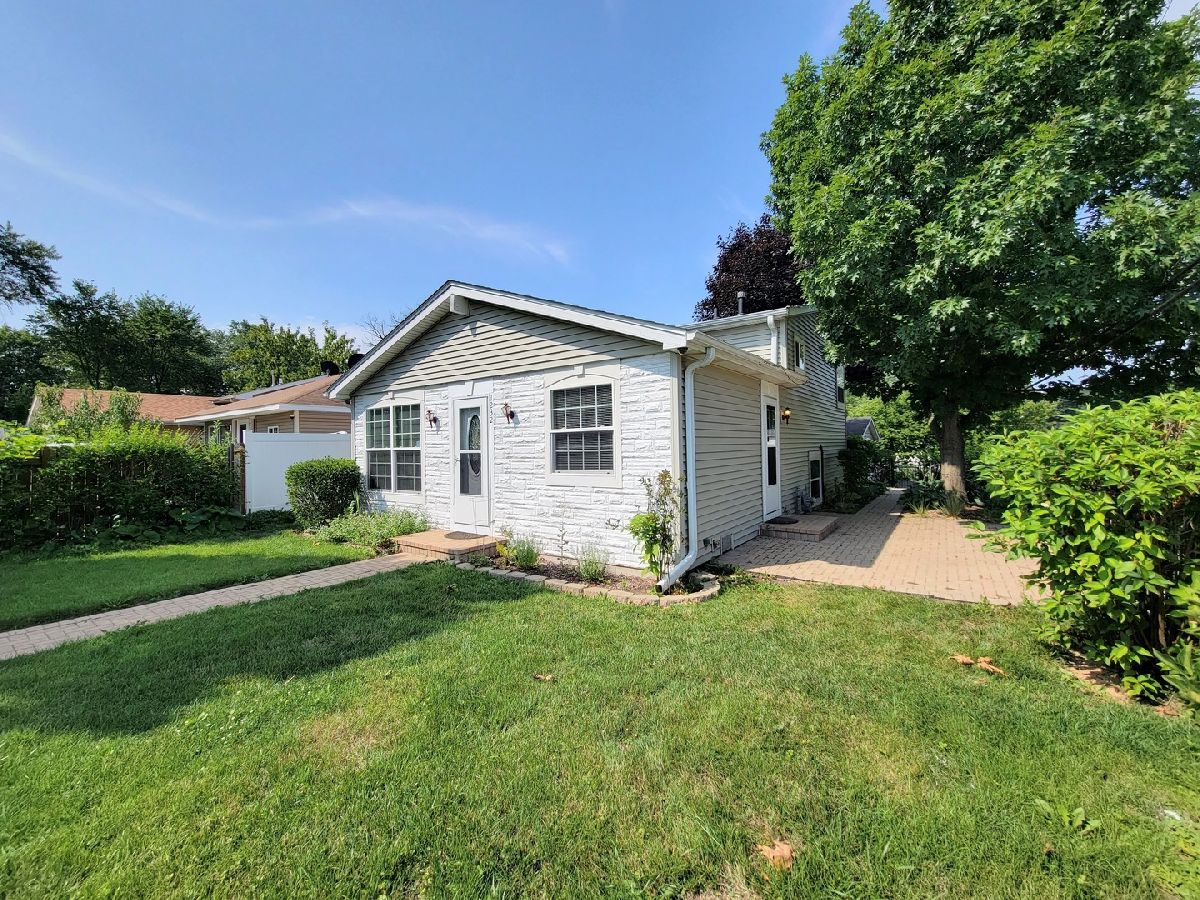 Homes & Condos & Townhomes Rented Round Lake Beach Round Lake Beach Illinois, 1232 Channel