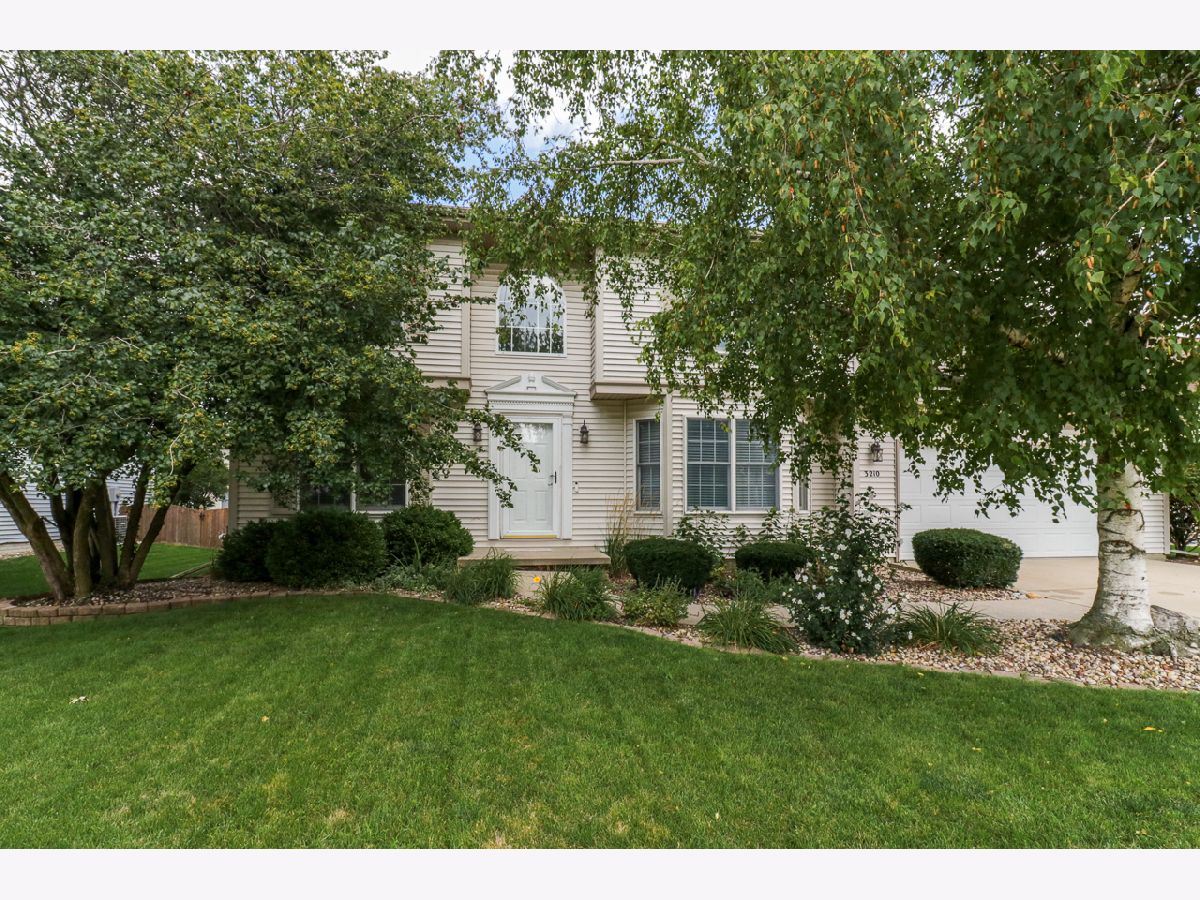 Homes Sold White Eagle South Bloomington Illinois, 3210 Stonebridge