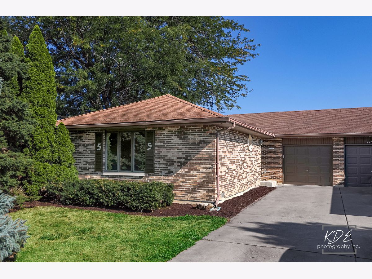 Homes & Condos & Townhomes Sold Countryside Yorkville Illinois, 229 Hillcrest