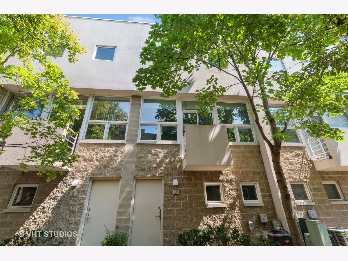 Townhomes Sold Border Dairy Commons Chicago Illinois, 2826 Talman